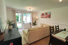 2 Bed Brick Lane Flat, Liverpool st